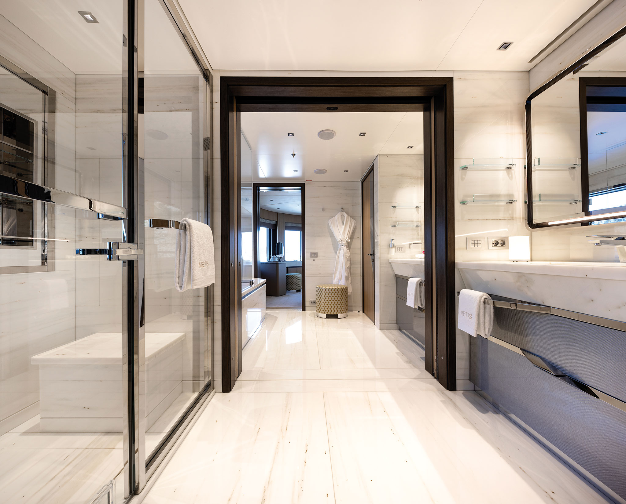 Benetti-FB276-MY-Metis-Interiors-Jeff-Brown-(111)-yachts-france-173